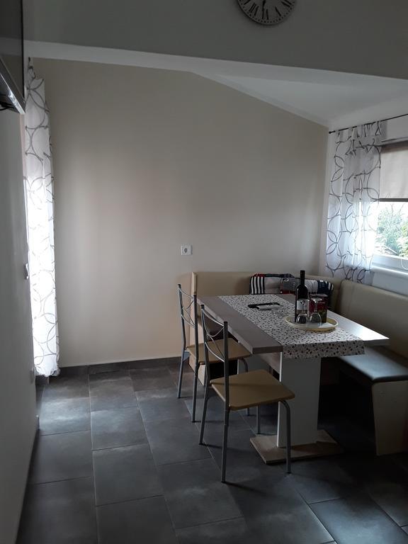Apartment Anita Fažana エクステリア 写真